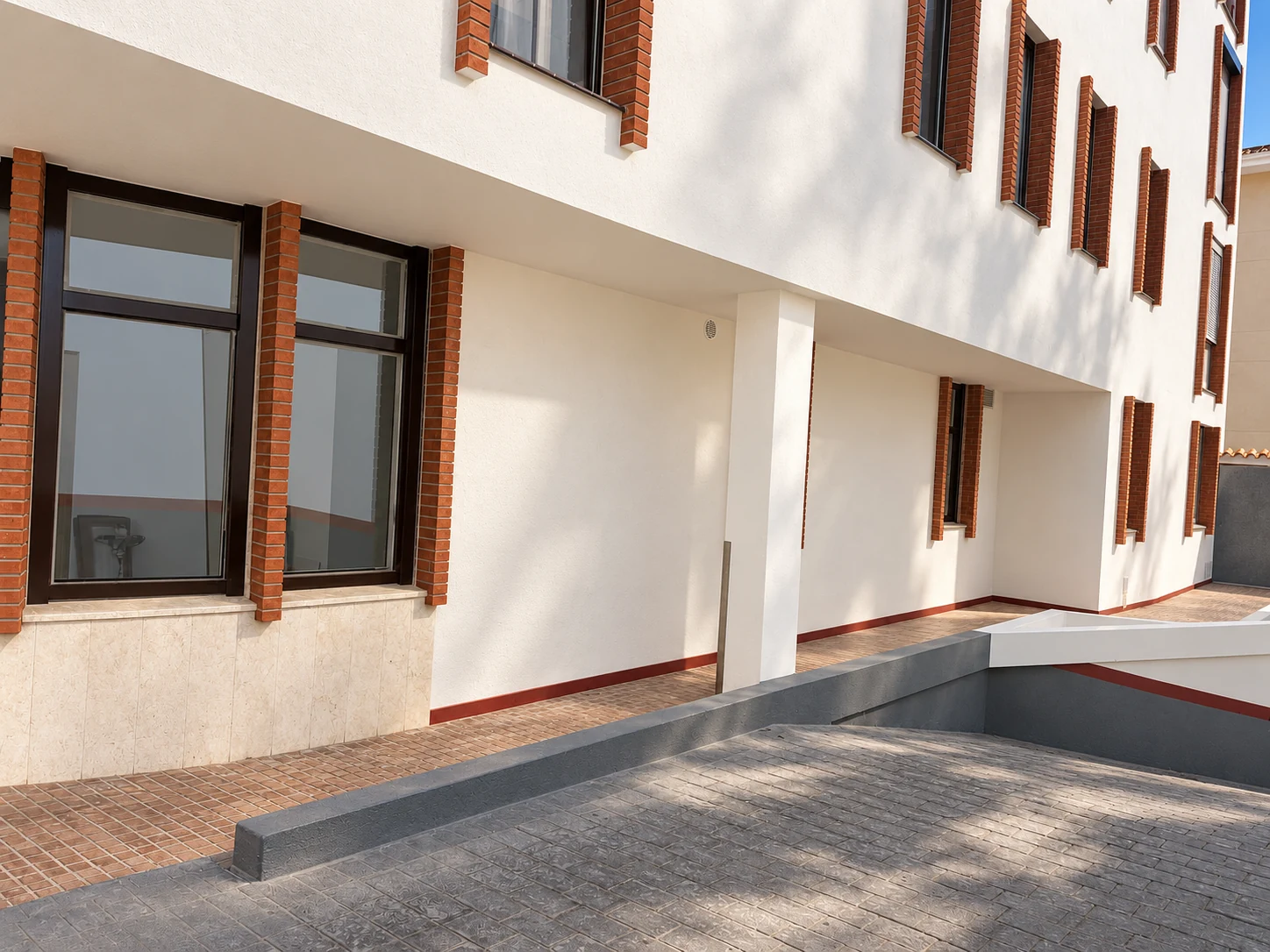 Gonyalons · Courtyard facade
